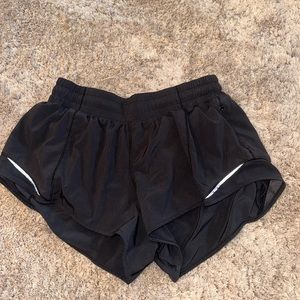 Black Lululemon Hotty Hot Shorts-2.5”- Size 6